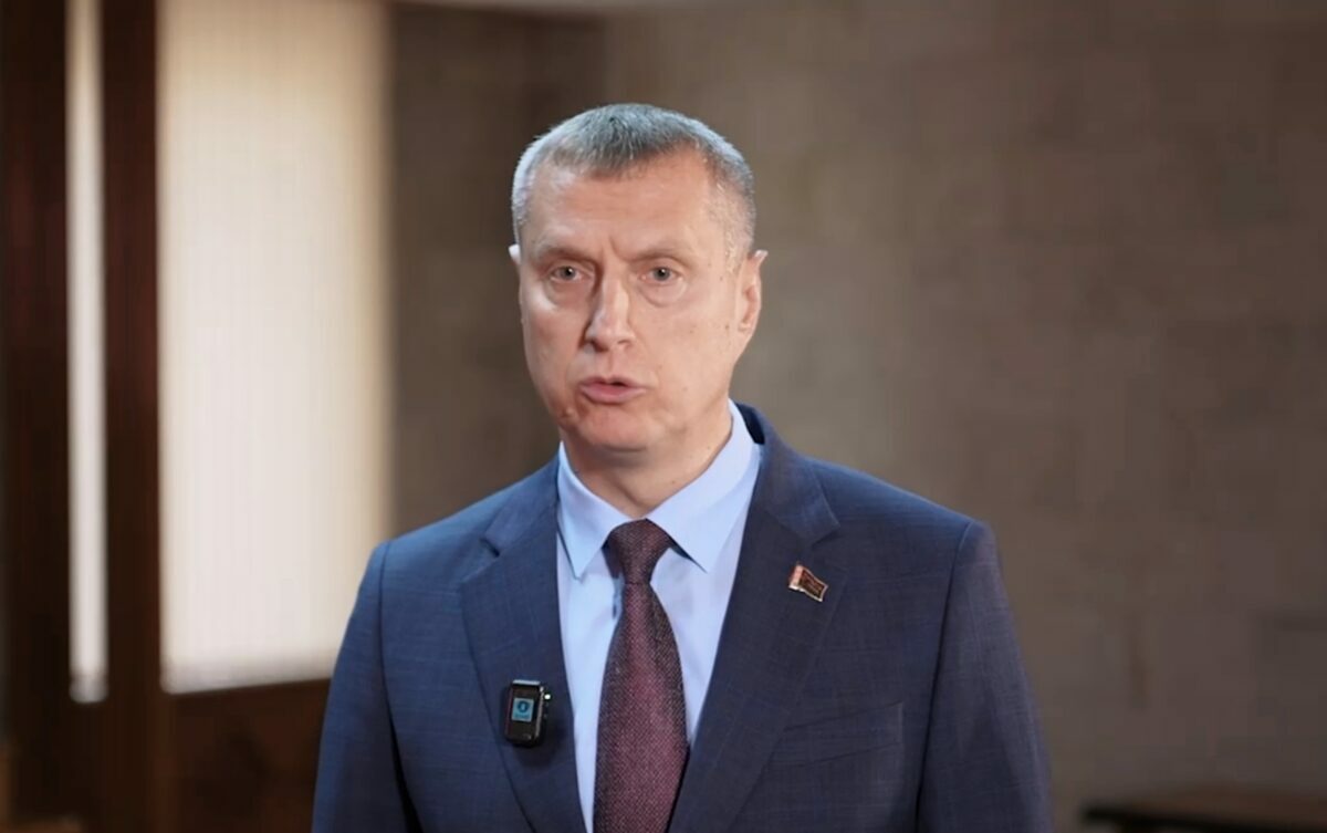 Лукашенко позвал 300 чиновников обсудить судьбу Витебской области. Крутой рассказал, что там происходит