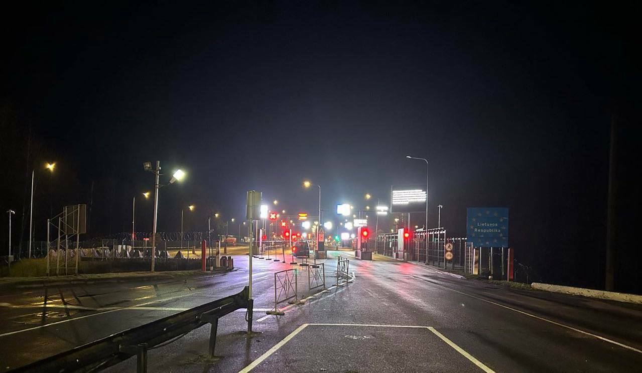 Литва полностью закрыла границу для белорусов. Кому разрешат проезд?