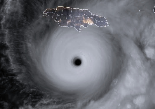 "Мелисса", один из самых мощных ураганов за всю историю наблюдения, приблизился к Ямайке