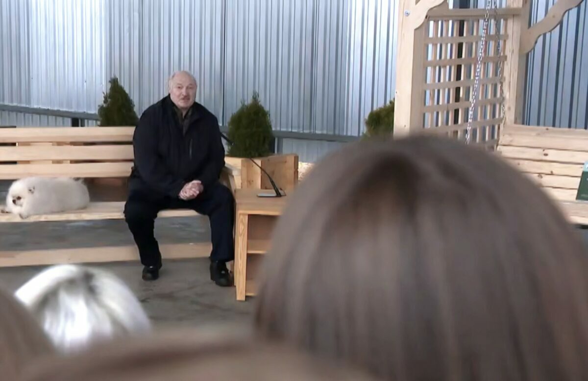 Лукашенко раскрыл содержание тайных переговоров с Польшей и США - "Не могу дальше отступать"