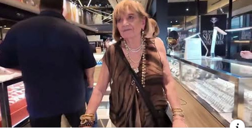 Ей 101 год, и она ходит на работу каждый день. Что посоветовала для долголетия?