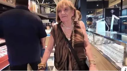 Ей 101 год, и она ходит на работу каждый день. Что посоветовала для долголетия?