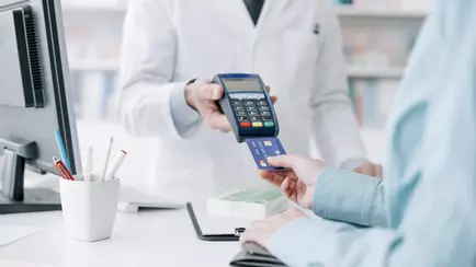 Налоговая предупредила о проверках в «тревожной группе» медцентров в Минске