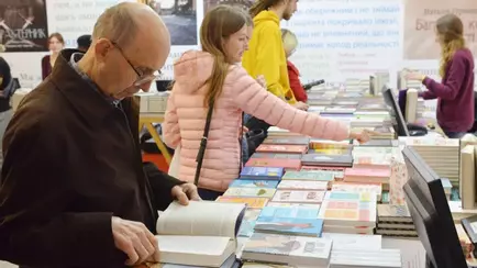 Бестселлеры Уэлша, Мураками и книга «с увлекательными заданиями». Мининформ Беларуси запретил ещё 32 издания