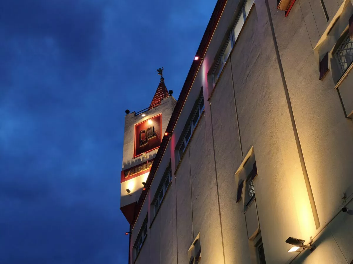 Яркие фотографии даже в ночи Что умеет новый камерофон Xiaomi 15T Pro