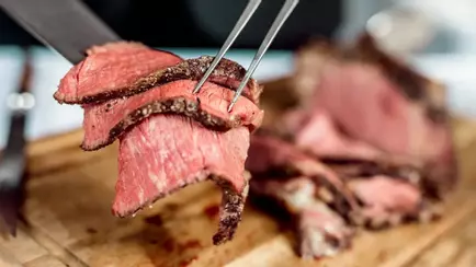 Учёные подсчитали, сколько мяса нужно есть, чтобы спасти планету от надвигающейся катастрофы