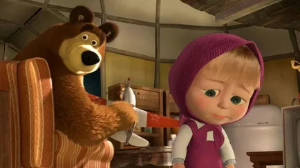 Живёт без родителей с медведем. В России призвали запретить мультфильм «Маша и медведь»