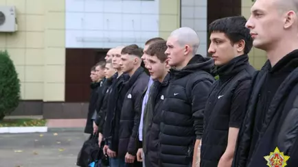 Какие вещи белорусские призывники имеют право взять на срочную службу? Список