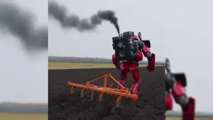 Белорусский экзоскелет на «40 лошадиных сил» набрал 450 000 просмотров — «То, что нужно пенсионерам»