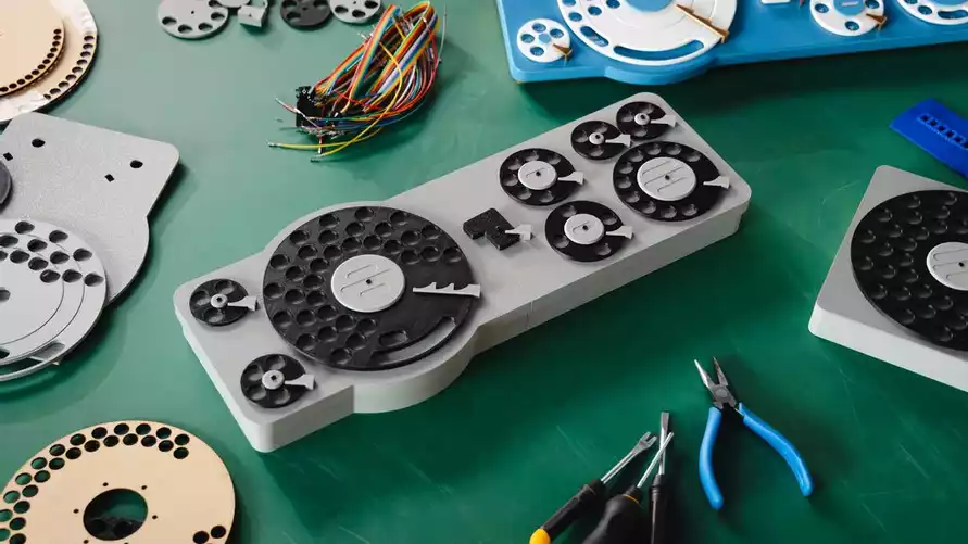 Google предложила отказаться от обычных клавиатур? Инженеры показали дисковую, как в старых телефонах