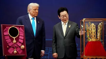 Сеул подарил Трампу золотую корону