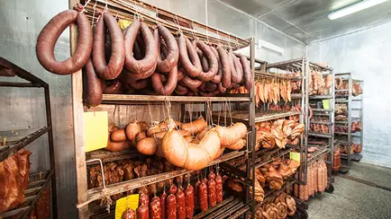 МАРТ оштрафовал белорусские мясокомбинаты за цены «ниже установленного предела». Это как?