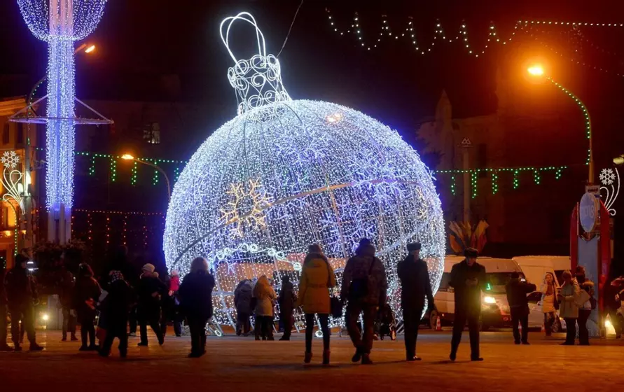 Рост надбавок к зарплатам и штрафы за летние шины. Чего ещё белорусам ждать в декабре?