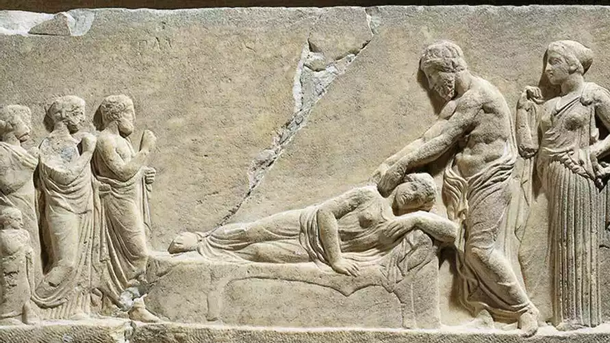 Просыпаться среди ночи — это нормально? Вот почему в древности люди практиковали "два сна"