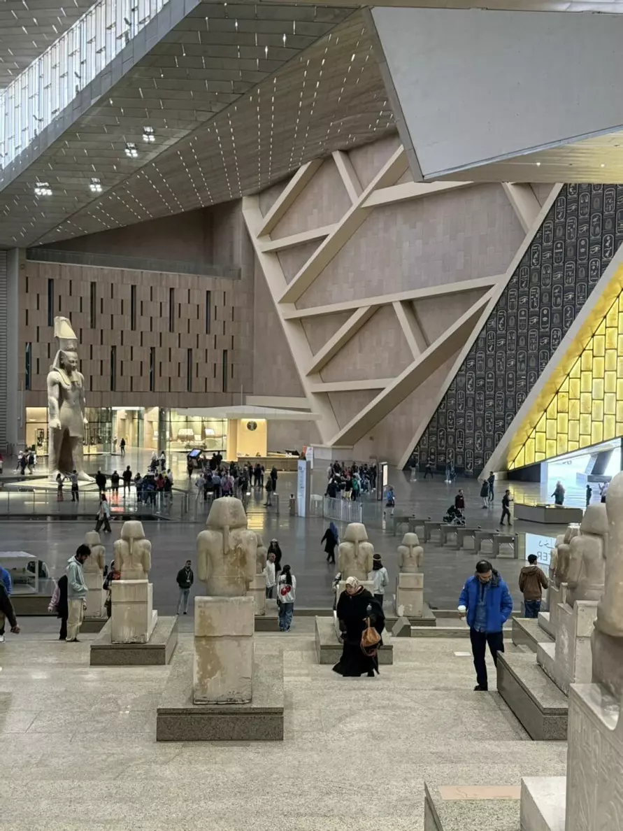 В Египте открылся самый большой музей в мире. Его строили 20 лет и потратили 1,2 млрд долларов