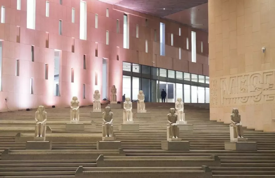 В Египте открылся самый большой музей в мире. Его строили 20 лет и потратили 1,2 млрд долларов