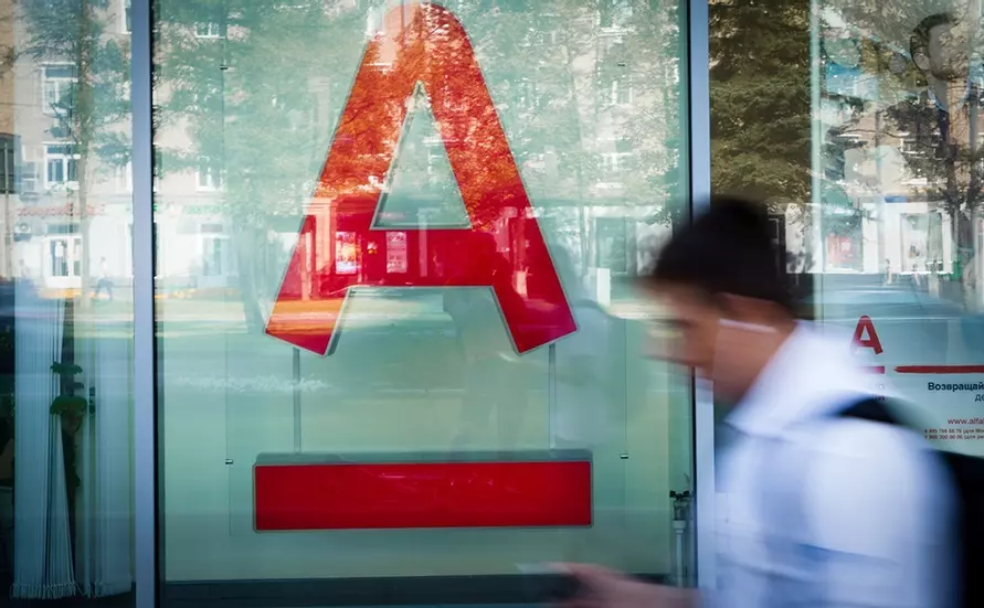 Рост надбавок к зарплатам и штрафы за летние шины. Чего ещё белорусам ждать в декабре?