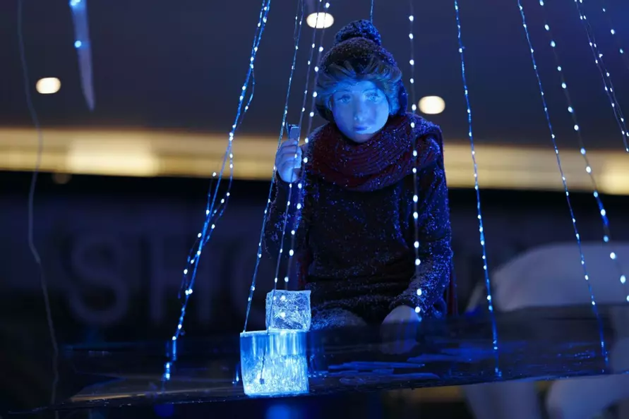 В Минске появилась 23-метровая статуя Снежной Королевы. Куда бежать на сказочную фотосессию?