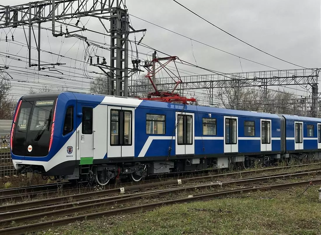 Минское метро показало новые поезда