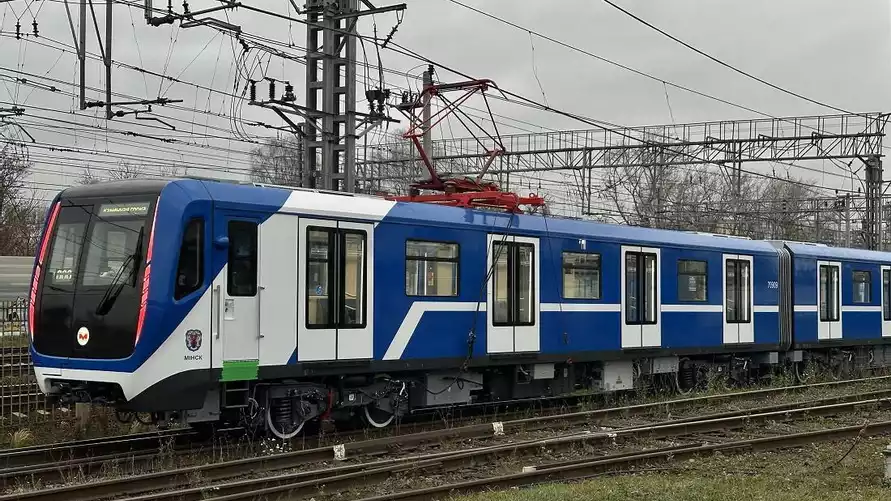 Минское метро показало новые поезда