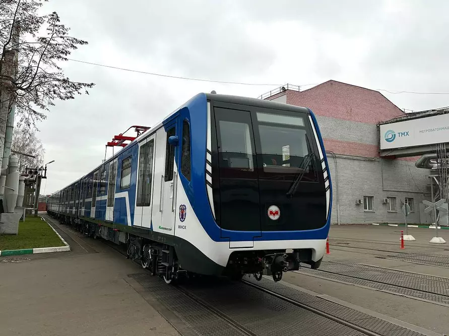 Минское метро показало новые поезда