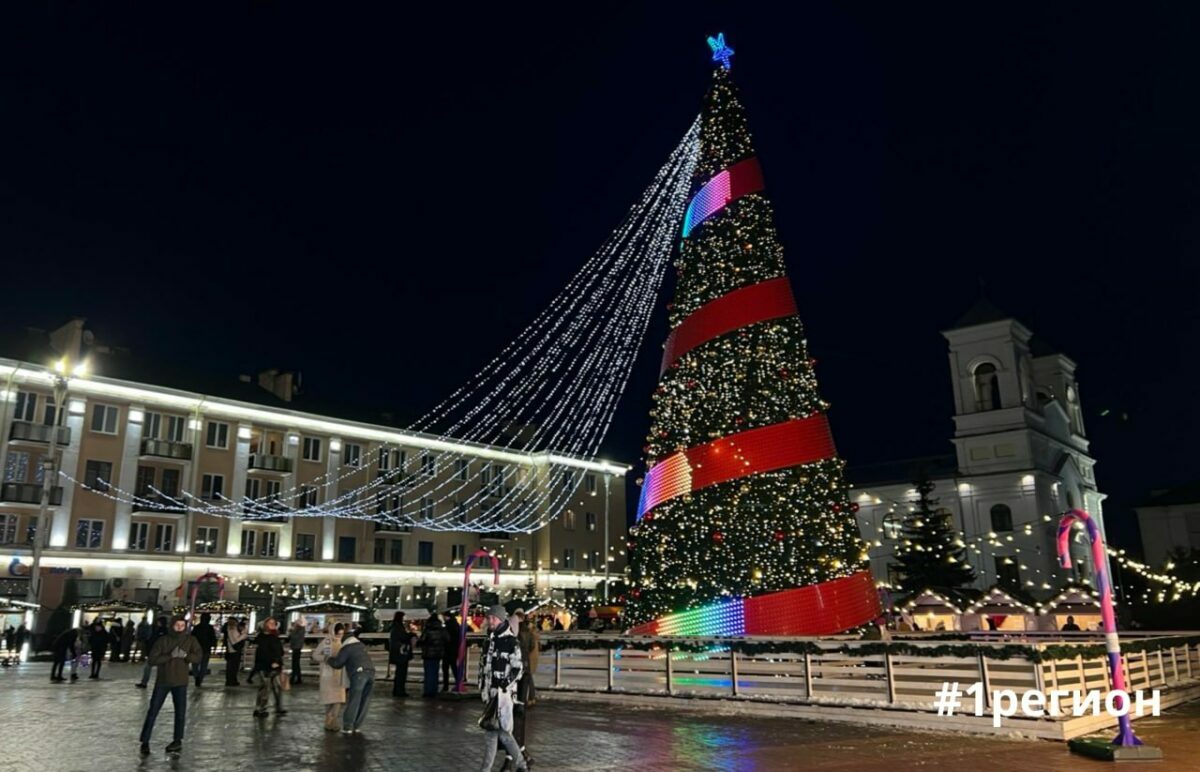 В центр Бреста привезли специалистов, специальную машину и спецустановку. Зачем?