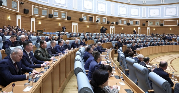 Лукашенко привел в пример ученым силовиков