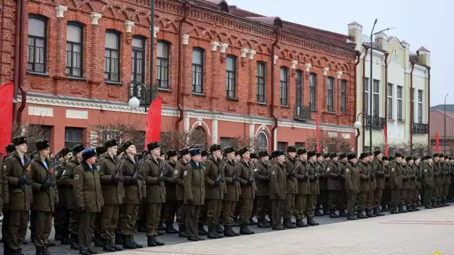 Почему в белорусской армии нельзя носить длинные стрижки и бороды — «Нет места для "я особенный"»