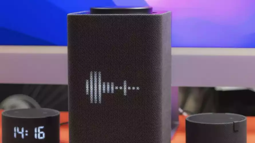 "Алиса" Яндекса легла из-за блокировки в России WhatsApp?