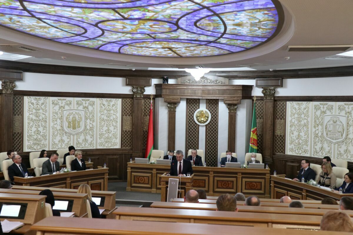 В Верховном суде разъяснили, когда белорусов не накажут за мат. А когда точно?