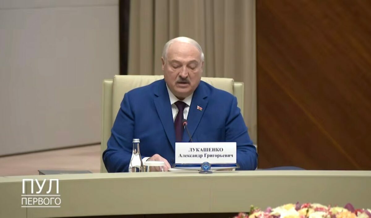 Лукашенко включил искусственный интеллект в список угроз