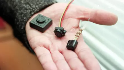 Работают ли «глушилки» и что следователи могут получить с мобильных телефонов белорусов?