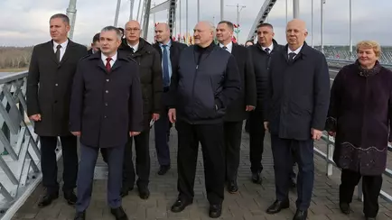 Лукашенко призвал белорусов одеваться «попроще»