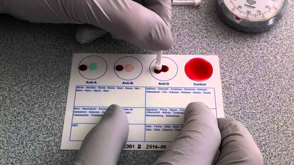 Минздрав объяснил, кому из белорусов будут ставить группу крови в паспорте. А кому никогда?