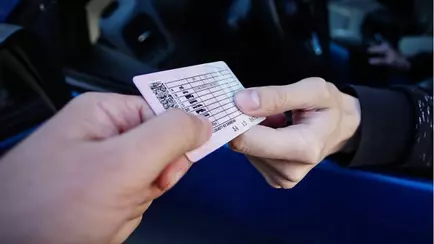 Совмин Беларуси предложил досрочно возвращать права некоторым проштрафившимся водителям
