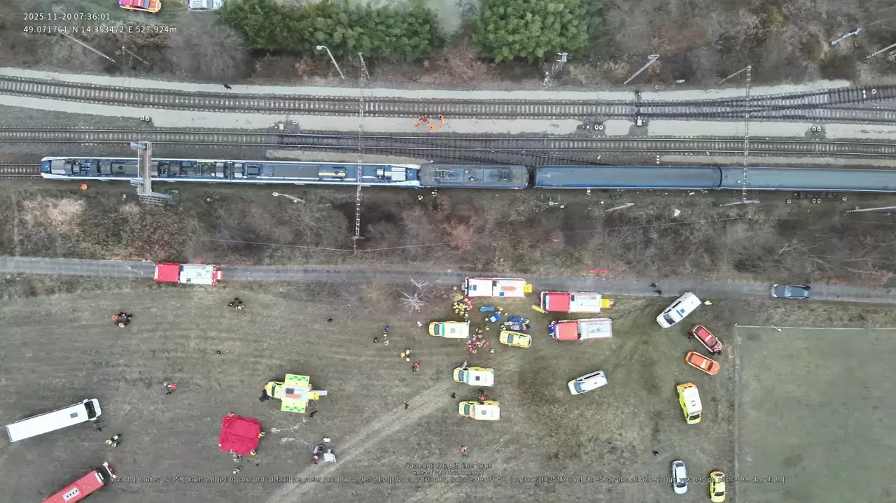 В Чехии лоб в лоб столкнулись пассажирские поезда