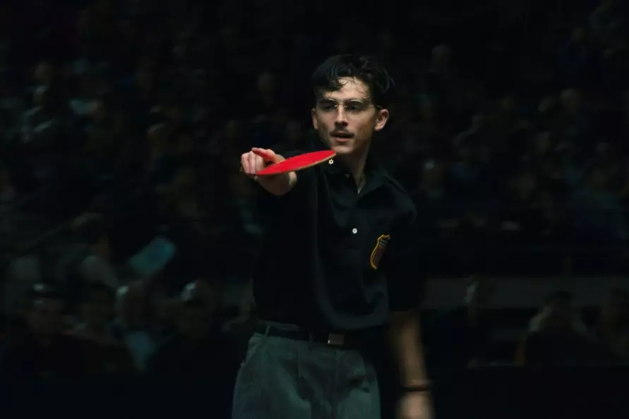 Какие фильмы посмотреть к Новому году? Rolling Stone собрала ТОП-20, вышедших в очень удачный 2025 год