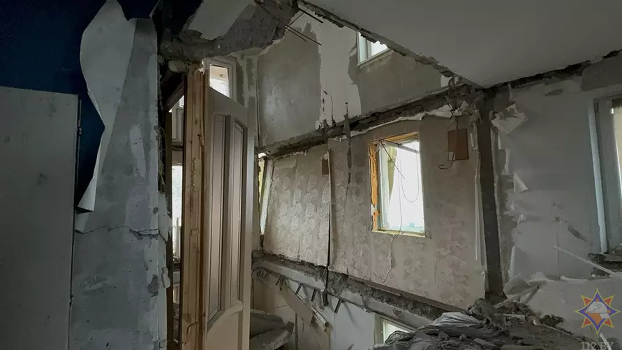 Спасатели решили разобрать верхние этажи пострадавшего дома в Гомеле