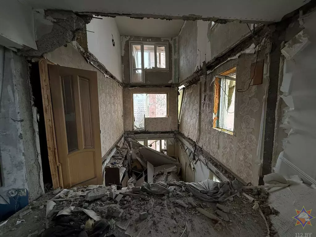 Спасатели решили разобрать верхние этажи пострадавшего дома в Гомеле