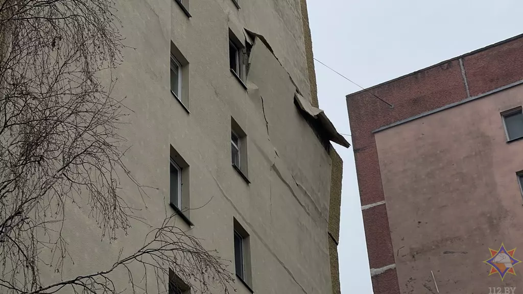 Спасатели решили разобрать верхние этажи пострадавшего дома в Гомеле