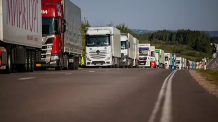Международный союз транспорта запросил у Минска объяснения запрета на выезд литовским грузовикам