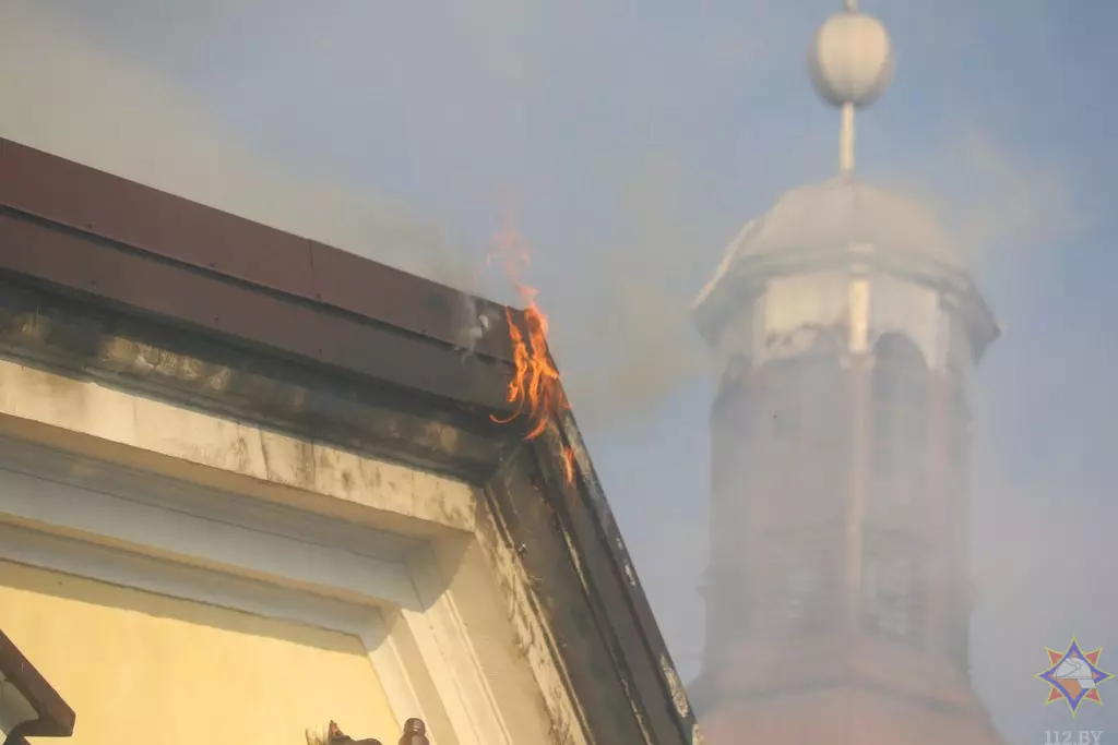 В МЧС назвали причину пожара костёла под Гродно