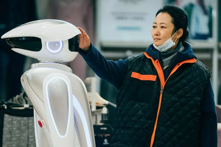 Какие фильмы посмотреть к Новому году? Rolling Stone собрала ТОП-20, вышедших в очень удачный 2025 год