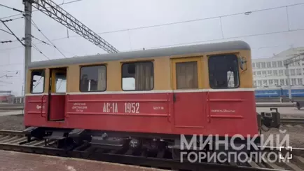 Минские чиновники проехались на автомотрисе по Минску. Зачем?