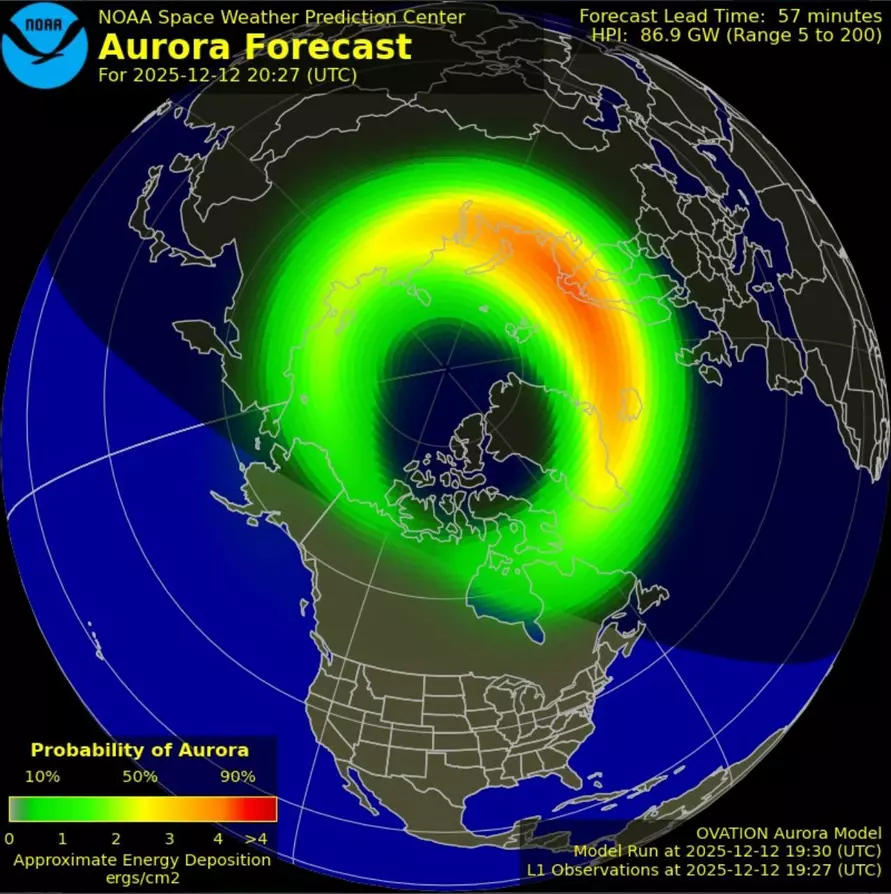 Над Беларусью снова заметили северное сияние