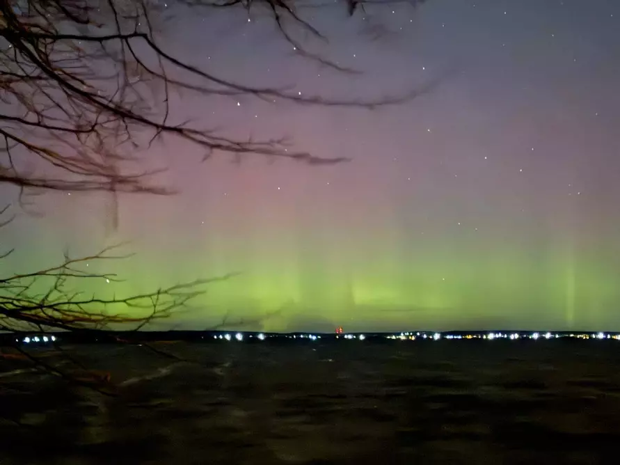 Над Беларусью снова заметили северное сияние