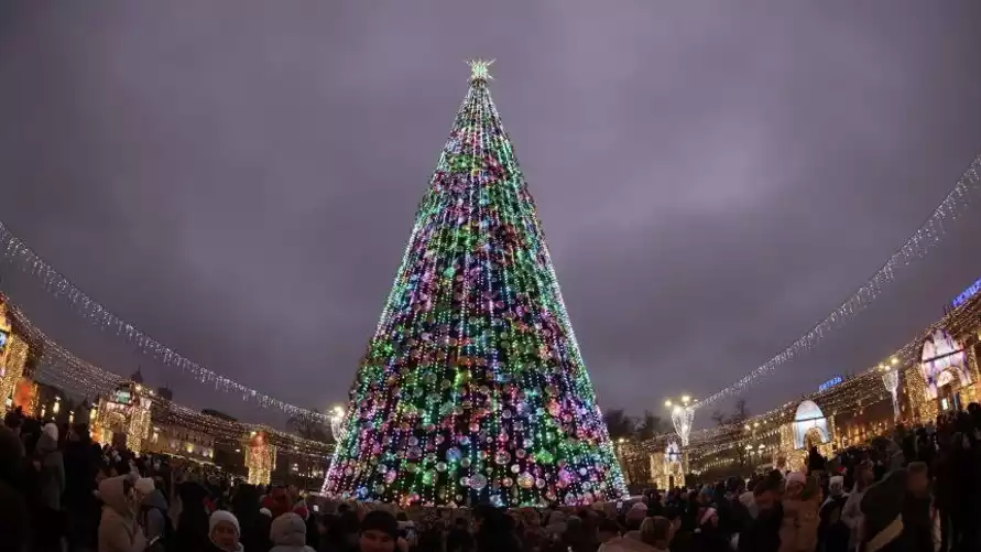 В Минске зажгли главную ёлку Беларуси