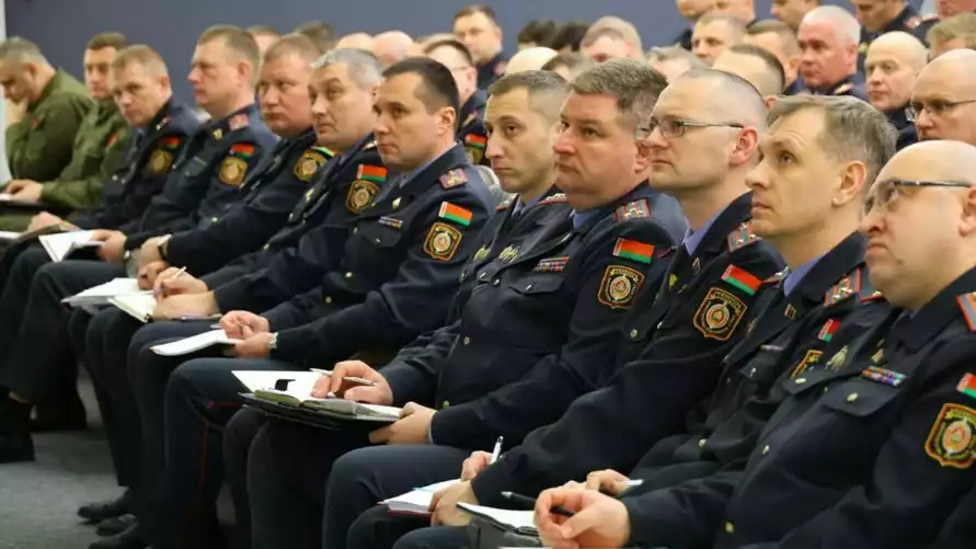 Кубраков приказал следить за интернетом и привлечь саперные группы для охраны Минска