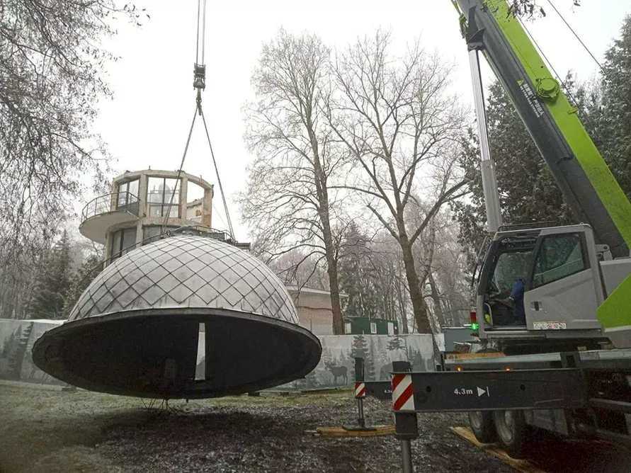 С обсерватории минского планетария сняли крышу