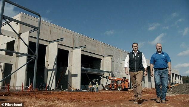 Владелец завода раздал своим рабочим $240 млн